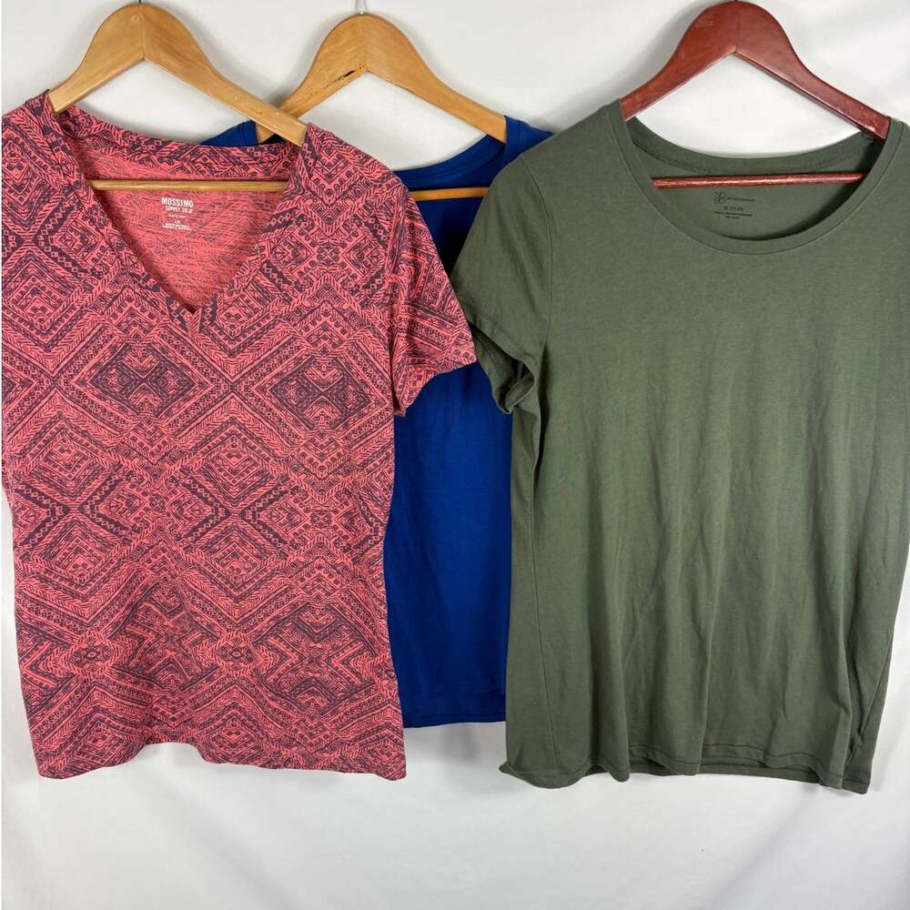 Bundle of Womans XL/L Tshirts